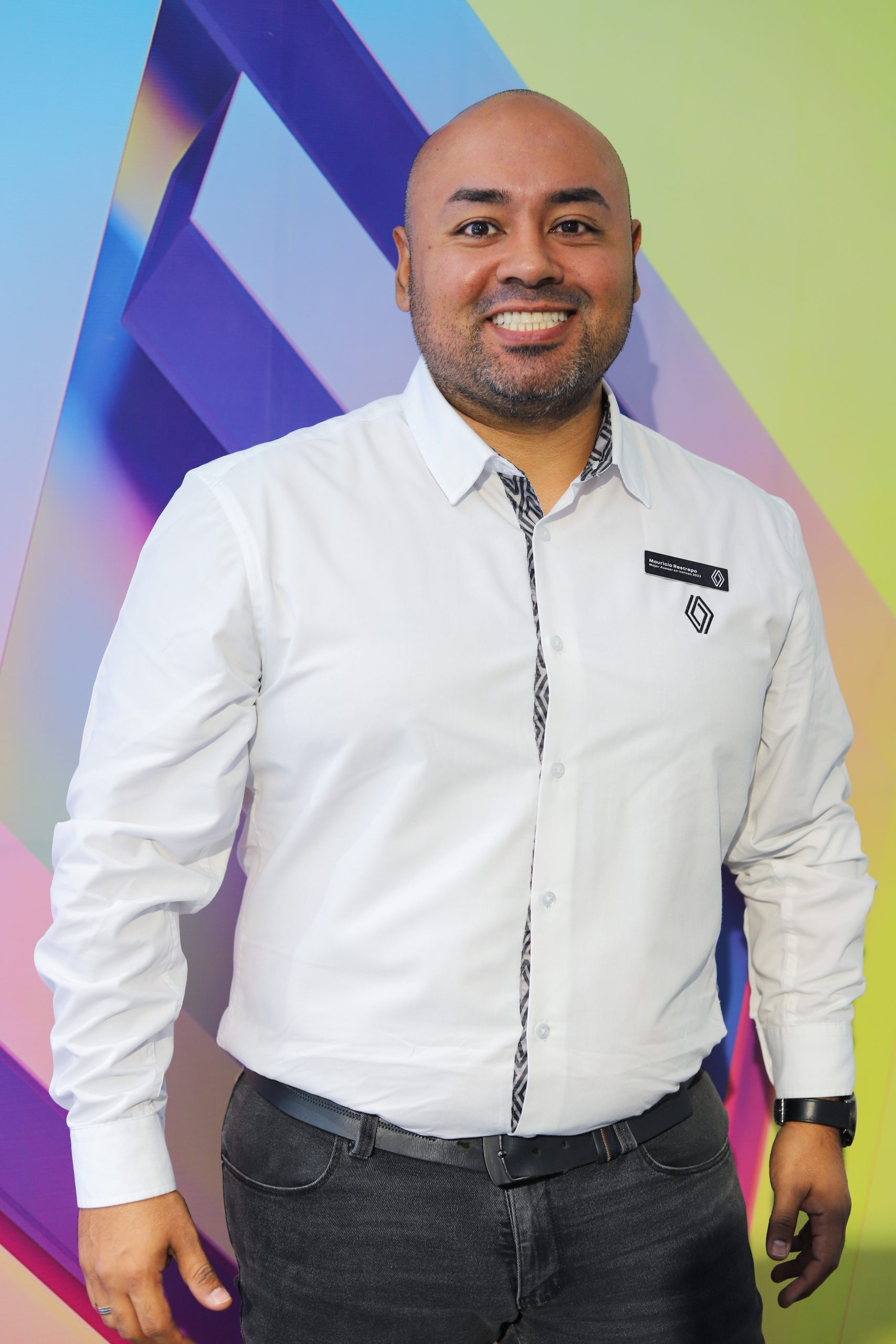 DANIEL MAURICIO